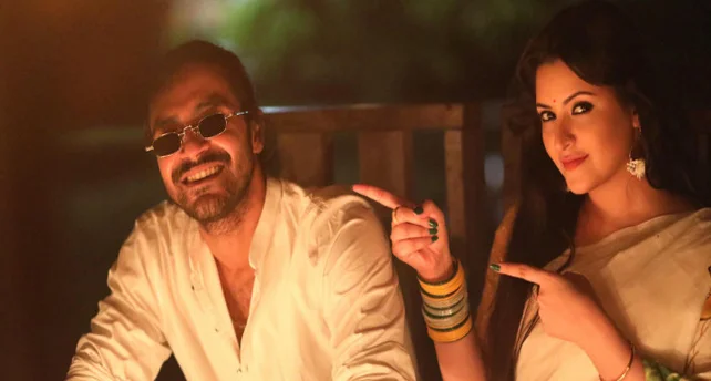 রাজকে জীবন থেকে ‘ছুটি’ দিয়ে দিলেন পরীমণি