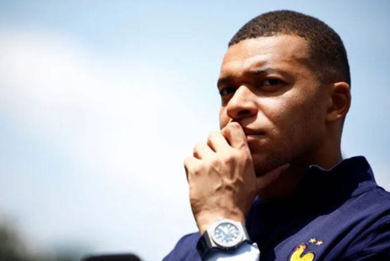 ফ্রান্স দলে জায়গা হলো না এমবাপ্পের!