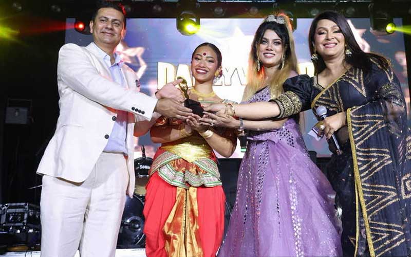নিউ ইয়র্কে ২৭ শিল্পী ও শিল্পী ও কলা-কুশলী পেলেন ঢালিউড অ্যাওয়ার্ড 2 Dhallywood 03