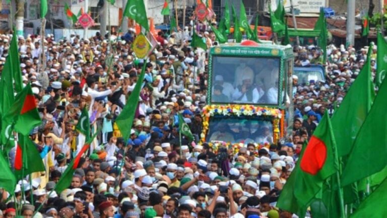 আশুলিয়ায় পোশাক কারখানায় বিক্ষোভ সংঘর্ষে নিহত ১
