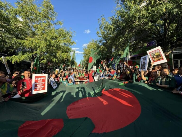 নিউইয়র্কে সমবেত কন্ঠে জাতীয় সংগীত