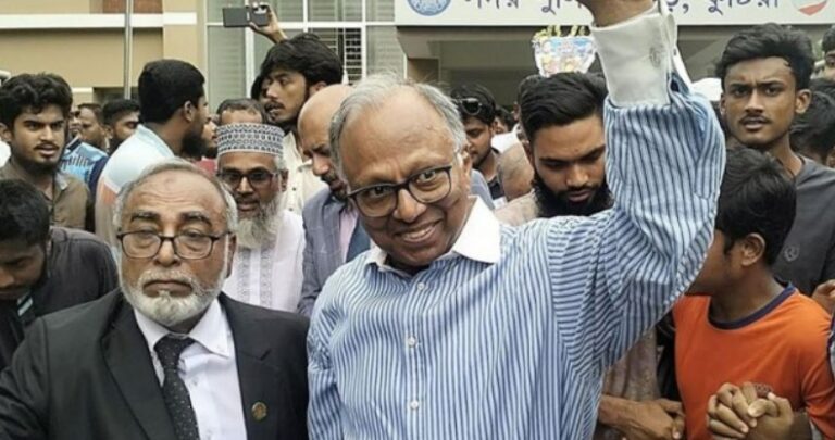 মাহমুদুর রহমানের ওপর হামলা : শেখ হাসিনাসহ ৪৬ জনের বিরুদ্ধে মামলা