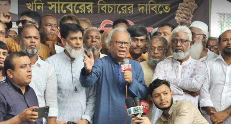 অন্তর্বর্তীকালীন সরকার কাকে প্রটেকশন দিচ্ছে : প্রশ্ন রিজভীর