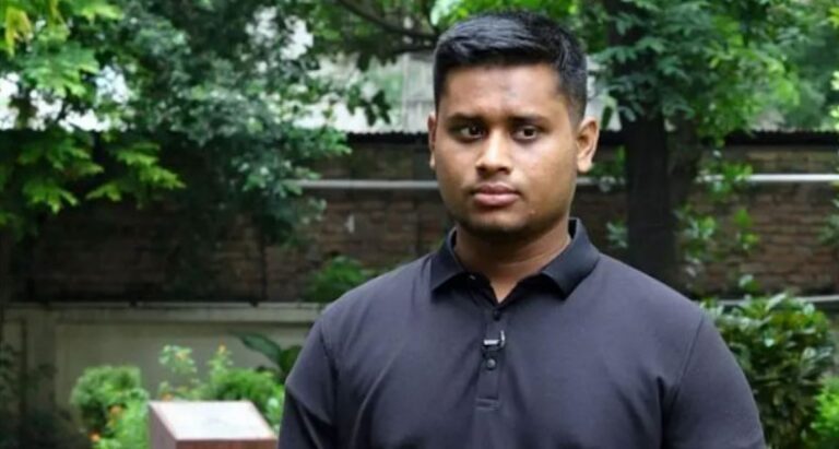 রাষ্ট্রপতিকে অবশ্যই চলে যেতে হবে : হাসনাত আব্দুল্লাহ