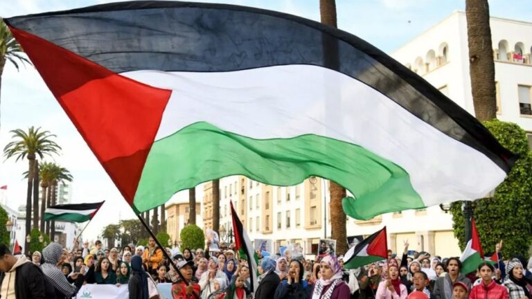 মার্কিন নির্বাচনের আগেই ইসরায়েলে পাল্টা হামলা: নির্দেশ খামেনির