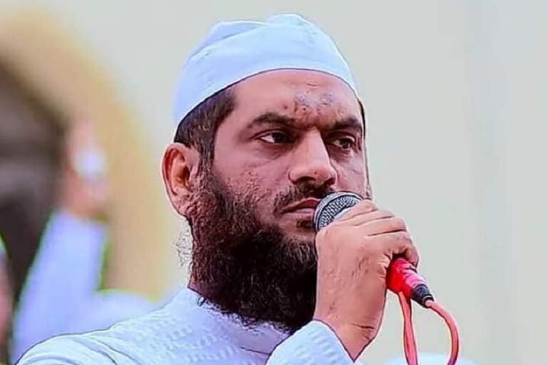 ইসকনকে নিষিদ্ধ করতে হবে, হিন্দুদের নিরাপত্তা আমরা দিব : মামুনুল হক