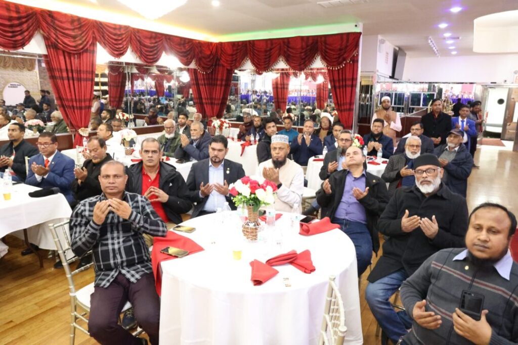 বাংলাদেশ সোসাইটির নবনির্বাচিত ‘সেলিম-আলী’ প্যানেলকে লালগালিচা সংবর্ধনা 2 Munazat 06