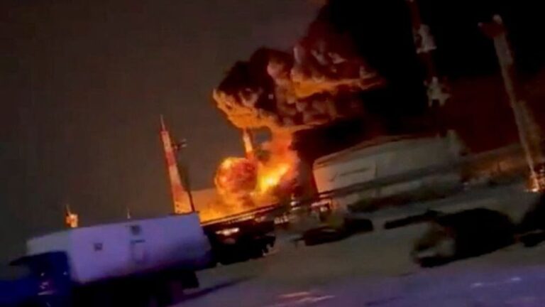 ইউক্রেন যুদ্ধে প্রথমবারের মতো রাশিয়ার সঙ্গে অংশ নিলেন               উ. কোরিয়ার সেনারা