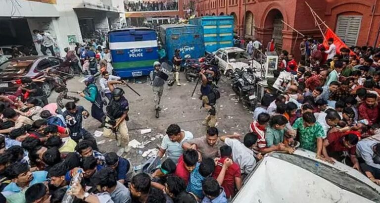 পুলিশের ওপর হামলার মামলায় ১২ আসামির রিমান্ড মঞ্জুর