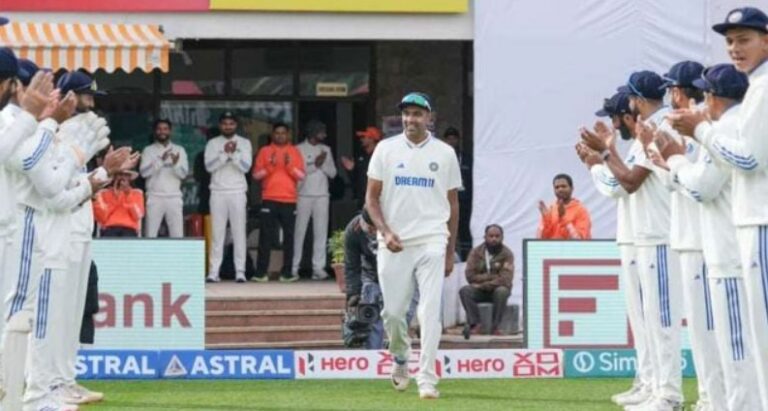 হঠাৎ ক্রিকেট থেকে অবসরের ঘোষণা দিলেন অশ্বিন