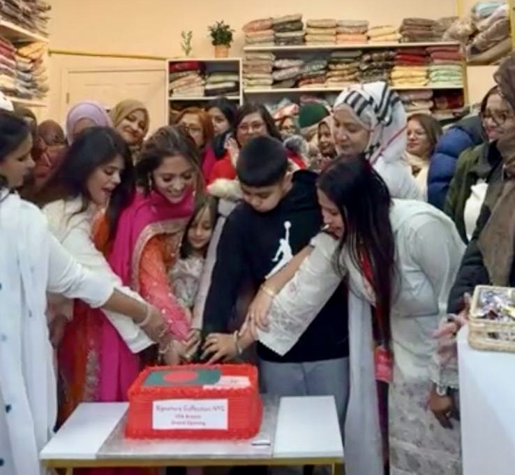 যুক্তরাষ্ট্রে বাংলাদেশের ফ্যাশন হাউস ‘সিগনেচার কালেকশন’-এর প্রথম শাখা উদ্বোধন 1 7e5574ae 6c63 4517 8f19 d3cfa45b2cd6