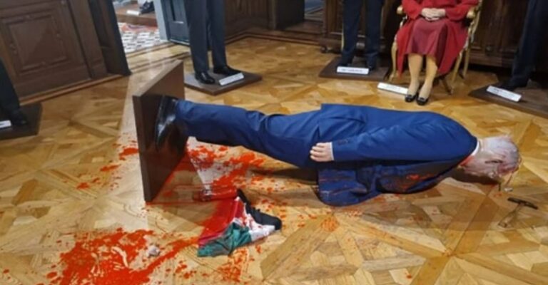 মেক্সিকো জাদুঘর থেকে ভেঙে ফেলা হলো নেতানিয়াহুর ভাস্কর্য