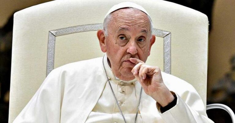 খ্রিস্টানদের সর্বোচ্চ ধর্মগুরু পোপ ফ্রান্সিস মারা গেছেন