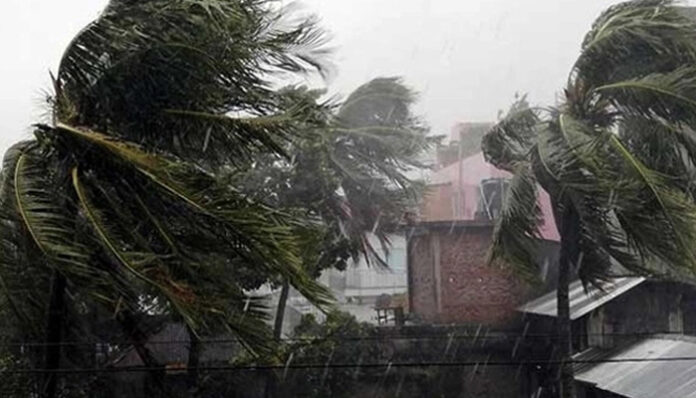 দুপুরের মধ্যে যেসব অঞ্চলে ৬০ কিমি বেগে ঝড়ের শঙ্কা দুপুরের মধ্যে যেসব অঞ্চলে ৬০ কিমি বেগে ঝড়ের শঙ্কা