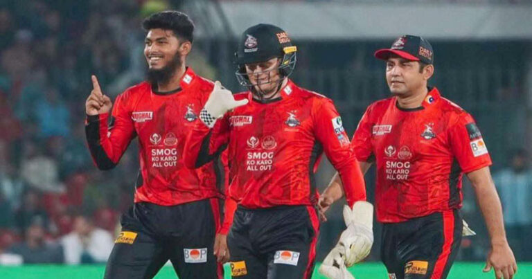 পাকিস্তানে বইছে রিশাদ ঝড়