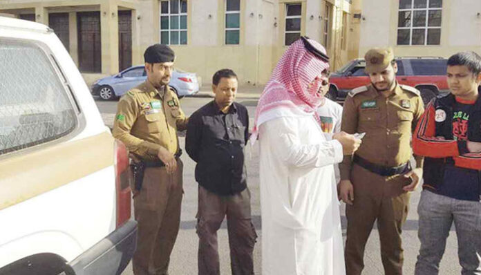 সৌদিতে ২০ হাজারের বেশি প্রবাসী গ্রেফতার সৌদিতে ২০ হাজারের বেশি প্রবাসী গ্রেফতার