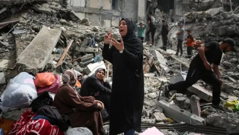 অবরুদ্ধ গাজায় ইসরায়েলি হামলায় ৮৫ ফিলিস্তিনি নিহত