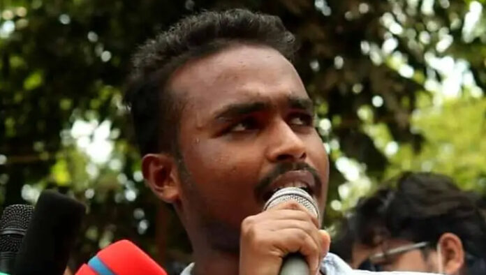 আজকে আসিফের ছবিতে জুতার মালা নয়, জুলাই বিপ্লবের মুখেই ওরা জুতার মালা দিচ্ছে!