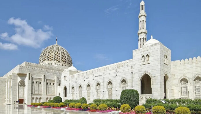 কেয়ামতের দিন আল্লাহ যাদের দিকে ফিরেও তাকাবেন না