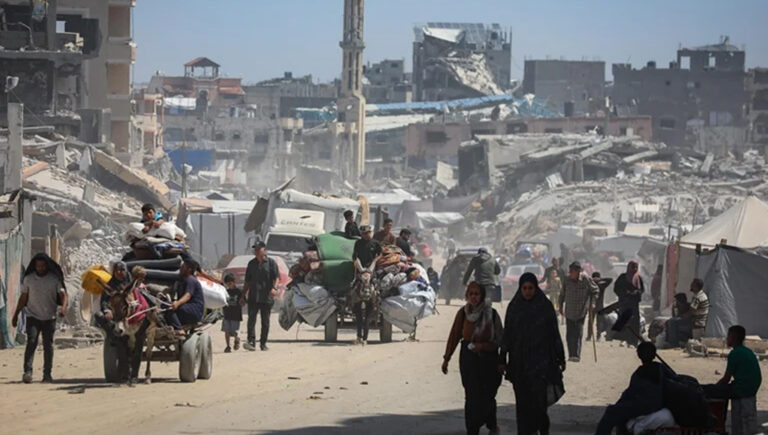 গাজায় ৪৮ ঘণ্টায় ইসরায়েলি হামলায় নিহত ২০০