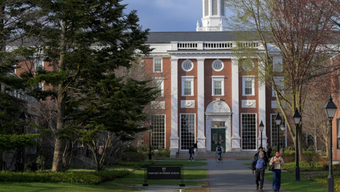 ট্রাম্প প্রশাসনের বিরুদ্ধে হার্ভার্ড বিশ্ববিদ্যালয়ের মামলা