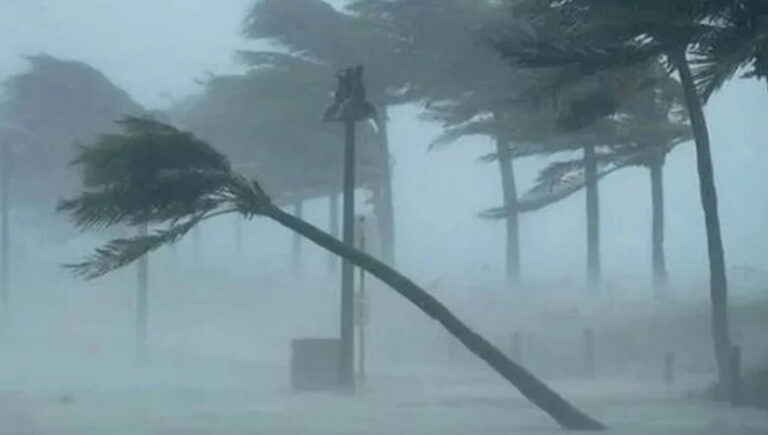 দুপুরের মধ্যে ৫ অঞ্চলে বজ্রসহ ঝড়ের আভাস