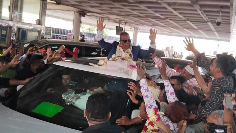 ফাঁসির দণ্ড থেকে খালাসপ্রাপ্ত বিএনপি নেতা হানিফ ১৫ বছর পর দেশে ফিরলেন