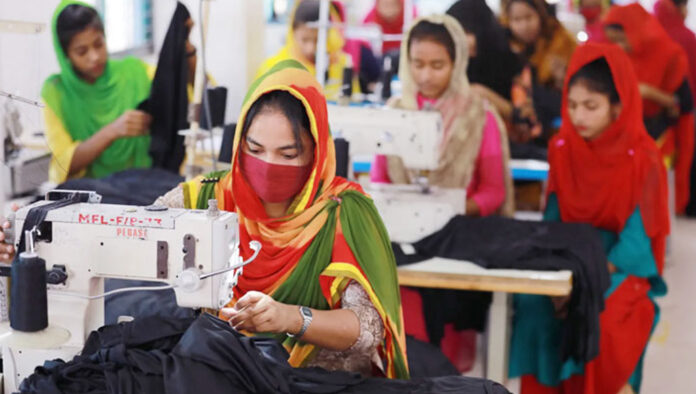বহুমুখী সংকটে বাংলাদেশের পোশাকখাত বহুমুখী সংকটে বাংলাদেশের পোশাকখাত