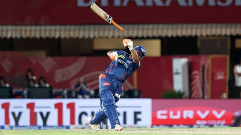 বাজেভাবে হেরে সতীর্থদের ঘাড়ে দোষ চাপালেন ভারতীয় ক্রিকেটার