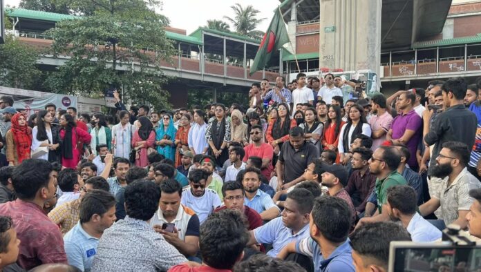 যমুনা ঘেরাওয়ের হুঁশিয়ারি, শাহবাগ ছাড়ল ছাত্রদল যমুনা ঘেরাওয়ের হুঁশিয়ারি, শাহবাগ ছাড়ল ছাত্রদল