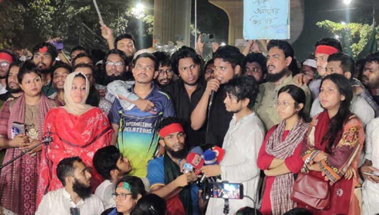 সারাদেশে গণজমায়েতের ডাক হাসনাত আবদুল্লাহর