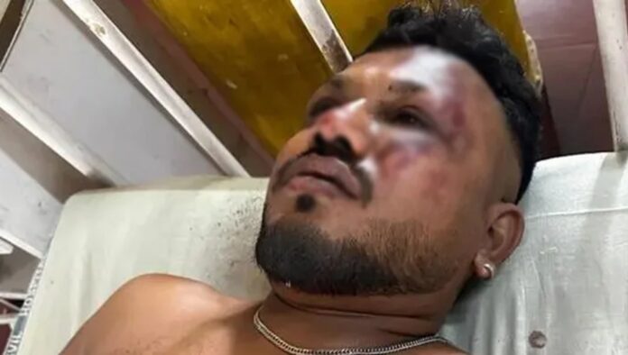 গুজরাটে বিধ্বস্ত উড়োজাহাজের এক যাত্রীকে জীবিত উদ্ধার