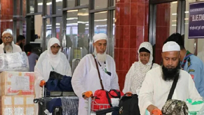 দেশে ফিরেছেন আরও ৪ হাজারের বেশি হাজি