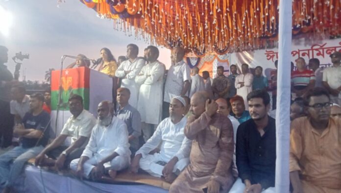 নাটোরের লালপুরে বিএনপির ঈদ পুনর্মিলনীতে জনতার ঢল নাটোরের লালপুরে বিএনপির ঈদ পুনর্মিলনীতে জনতার ঢল