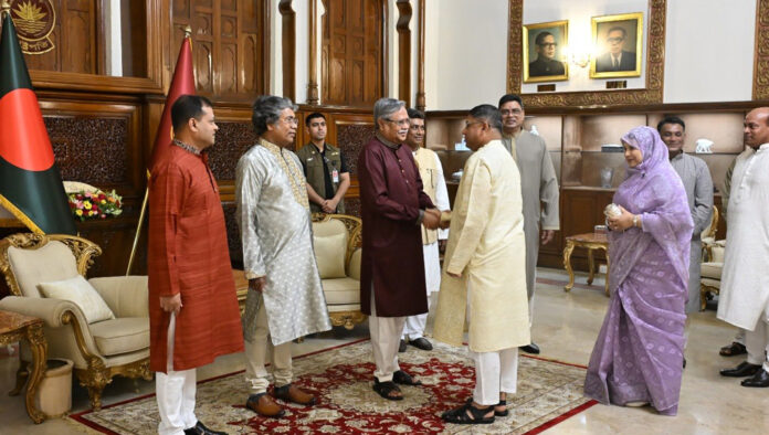 রাষ্ট্রপতির সঙ্গে সেনাপ্রধানের ঈদ শুভেচ্ছা বিনিময়