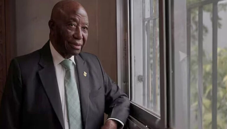 “আপনি ইংরেজি শিখলেন কোথায়?”- লাইবেরিয়ার প্রেসিডেন্টকে ট্রাম্প