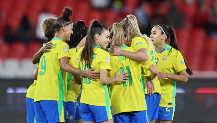 উরুগুয়েকে বিধ্বস্ত করে ব্রাজিলের এক ঢিলে দুই পাখি শিকার উরুগুয়েকে বিধ্বস্ত করে ব্রাজিলের এক ঢিলে দুই পাখি শিকার