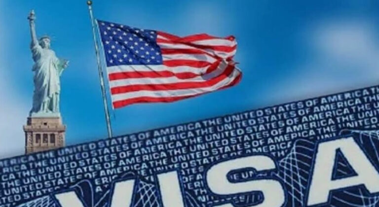 এখন থেকে যুক্তরাষ্ট্রে যেতে হলে গুনতে হবে অতিরিক্ত ২৫০ ডলার