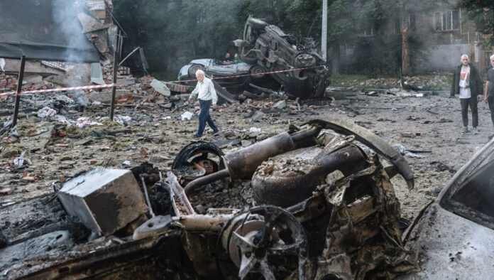 ট্রাম্প-পুতিন ফোনালাপের পর ইউক্রেনে রেকর্ড সংখ্যক ড্রোন নিক্ষেপ