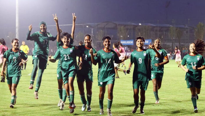 তৃষ্ণার জোড়া গোলে ভুটানকে উড়িয়ে বাংলাদেশের চারে চার তৃষ্ণার জোড়া গোলে ভুটানকে উড়িয়ে বাংলাদেশের চারে চার