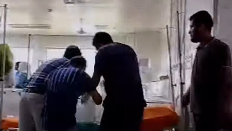 দগ্ধদের চিকিৎসায় ভারতীয় প্রতিনিধি দল বার্ন ইনস্টিটিউটে