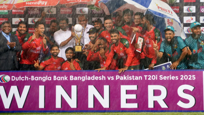 বাংলাদেশ সুযোগ করে দেয়ায় জিতেছে পাকিস্তান’, বিস্ফোরক মন্তব্য সাবেক তারকার