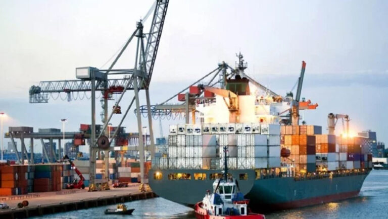 বিদেশিদের কাছে হস্তান্তরের আগে 'নিজস্ব ব্যবস্থাপনায়' চলবে চট্টগ্রাম বন্দর