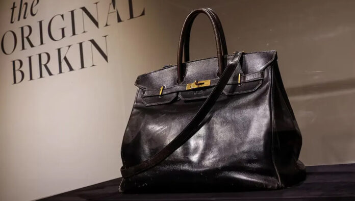 বিশ্বরেকর্ড, এক ব্যাগ বিক্রি হলো সাড়ে ১২১ কোটি টাকায় বিশ্বরেকর্ড, এক ব্যাগ বিক্রি হলো সাড়ে ১২১ কোটি টাকায়