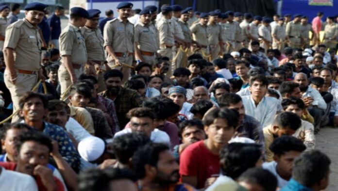 ভারতে বাংলাদেশি-রোহিঙ্গা সন্দেহে আটক ৪৪৪ ভারতে বাংলাদেশি-রোহিঙ্গা সন্দেহে আটক ৪৪৪