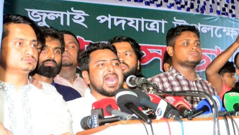 ভারতের সীমান্তরক্ষীরা খুনিতে পরিণত হয়েছে: নাহিদ ইসলাম