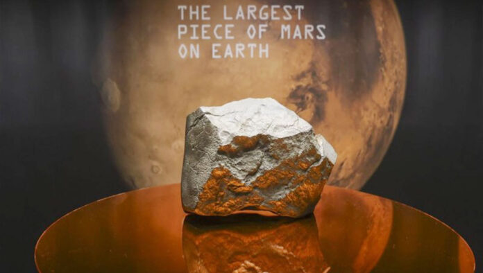 মঙ্গল গ্রহ থেকে আসা পাথর বিপুল দামে বিক্রি হলো নিউইয়র্কে