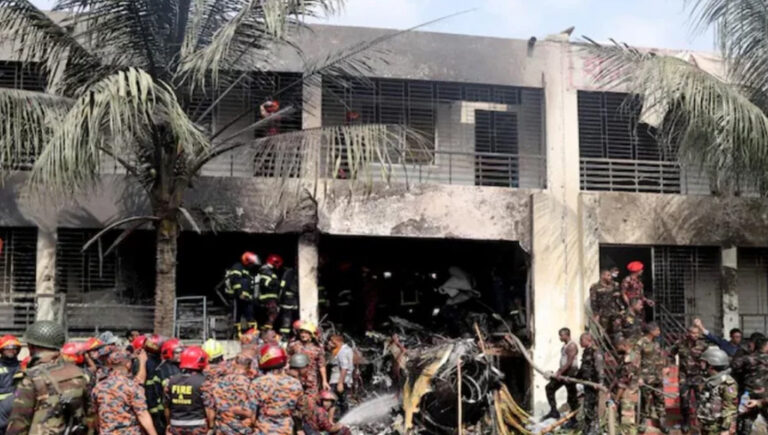 মাইলস্টোনে বিমান বিধ্বস্তে নিহত বেড়ে ৩৩