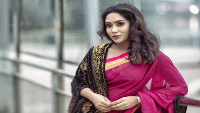 রাষ্ট্রযন্ত্র থেকে বেডরুম পর্যন্ত তাহলে ফেবুই নিয়ন্ত্রণ করে!’