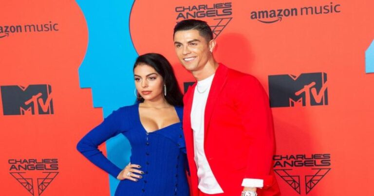 জর্জিনাকে বিয়ের প্রস্তাব দিলেন রোনালদো